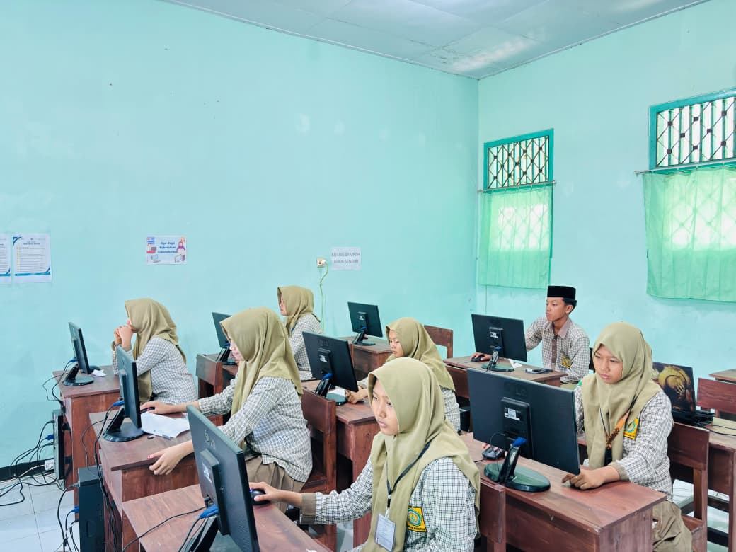 Kegiatan Lab Komputer